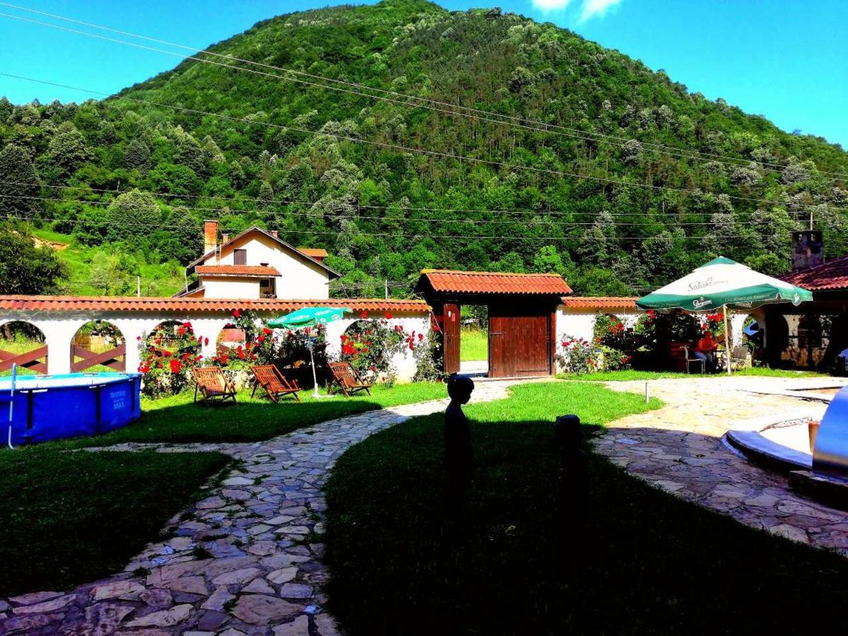 Family Hotel Virgin Ribarica Extérieur photo